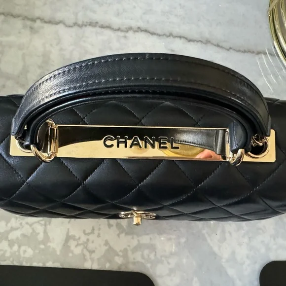 Chanel Trendy Handbag Medium Black Lambskin With Gold Hardware Crossbody ✨ 2019 - Picture 2 of 15